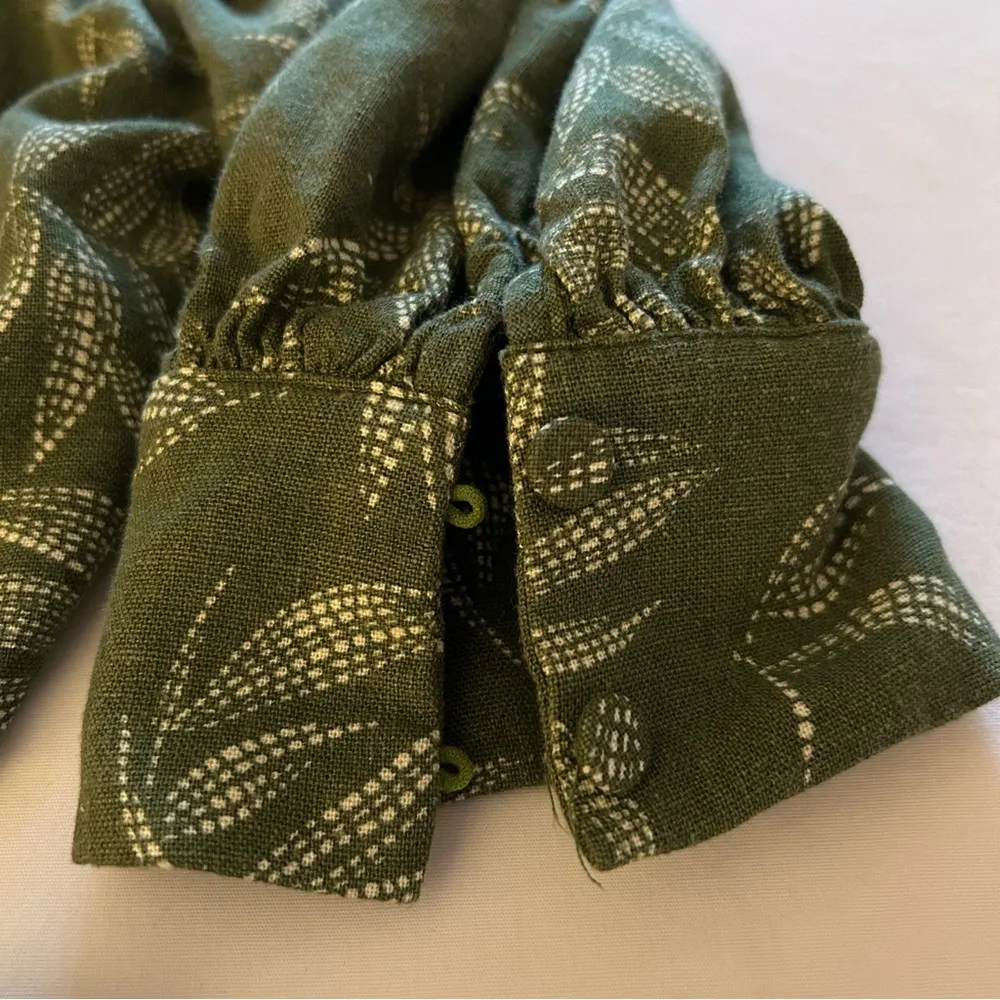 LE LIS - 2-Piece Midriff Crop Top Pant Set - Green Leaves - Women’s Size LARGE - Image 6