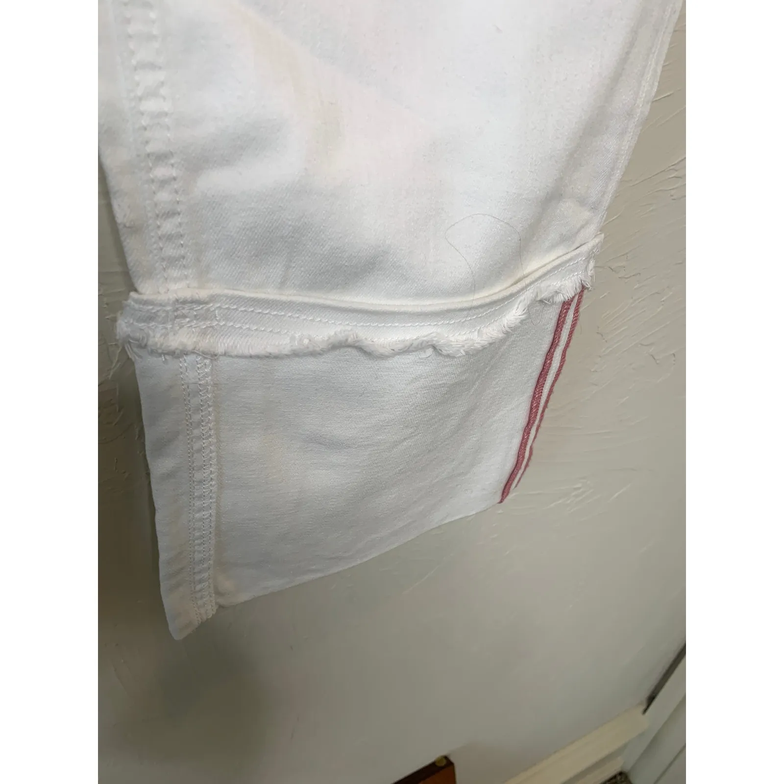 Pilcro & the Letterpress White Crop Cuffed Jeans Sz 26 EUC - Image 4