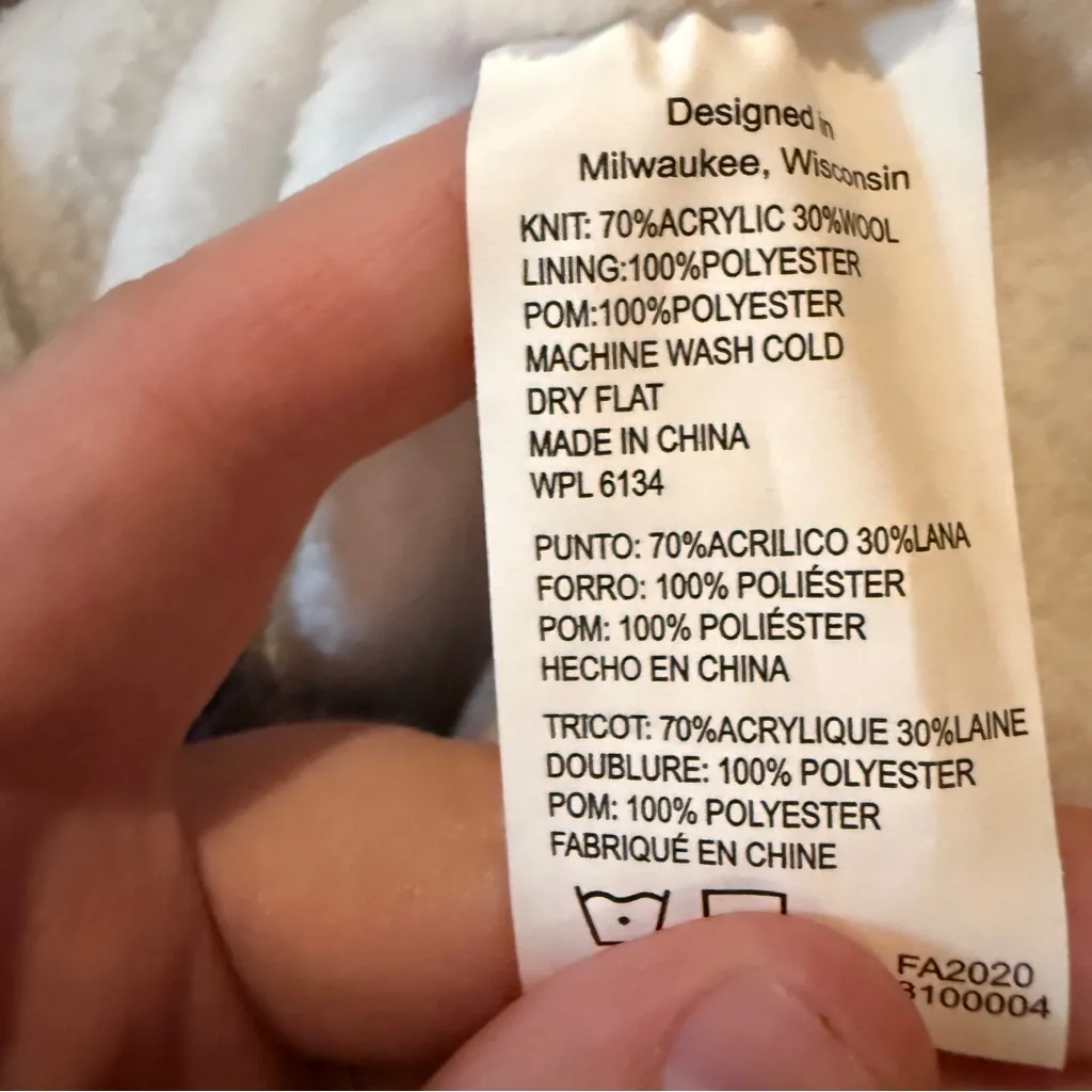 Lukees by MUK LUKS NWT Fair Isle‎ Beanie Women’s Gray Wool Blend Faux Fur Pom - Image 4