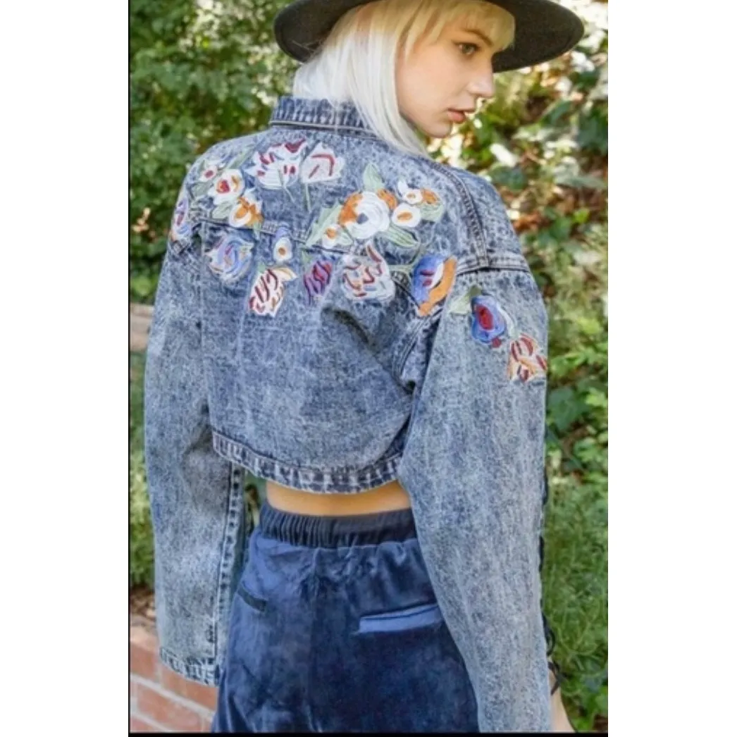 POL Embroidered Cropped Denim Jacket Lace Up Sleeves Acid Wash Blue Floral Large - Image 2