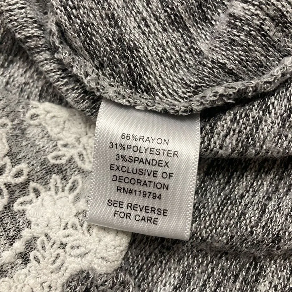 UNITY WORLD WEAR Gray Lace Sweater Top Size Medium - Image 6