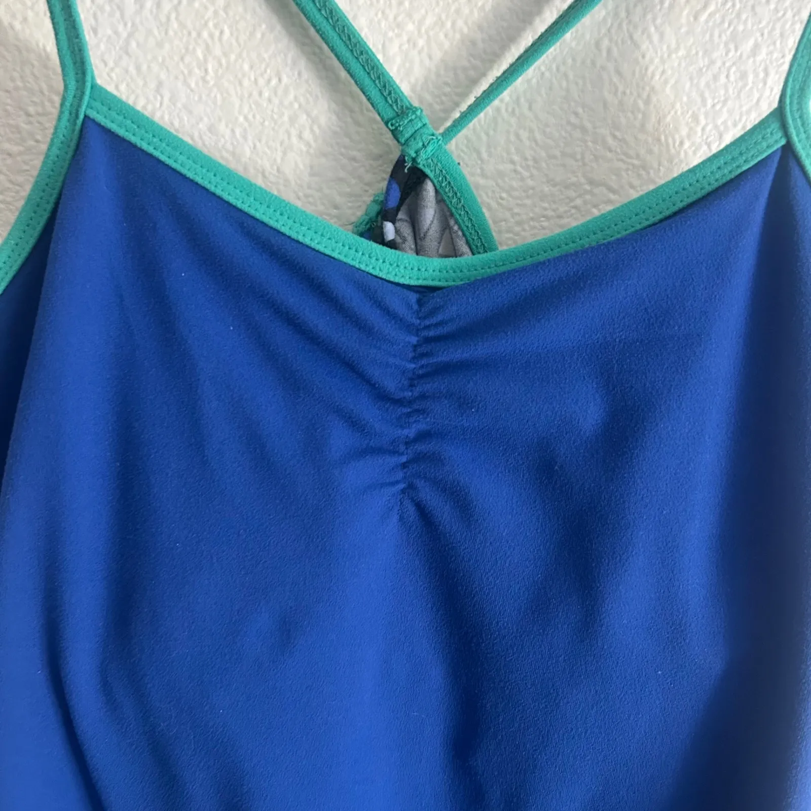 Tank Top Athletic Built-In Bra Criss Cross Back Blue Green Size M‎ - Image 5