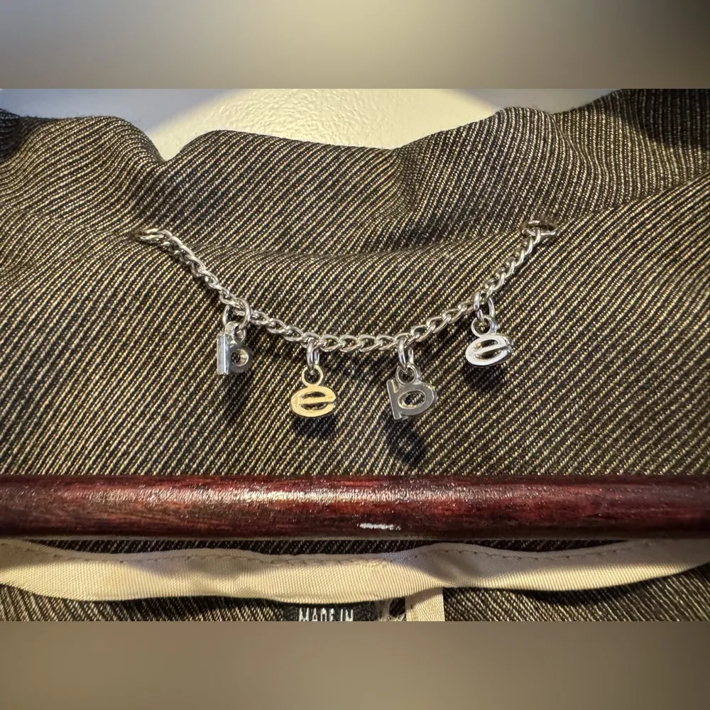 Y2K lace Bebe cropped tailored blazer size 4 Victorian style rare!! - Image 2