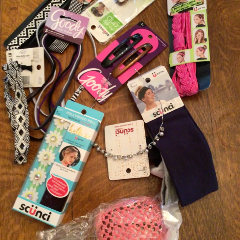 10 Piece Hair Accessories Bundle NWT total pcs 22 Black - Image 4