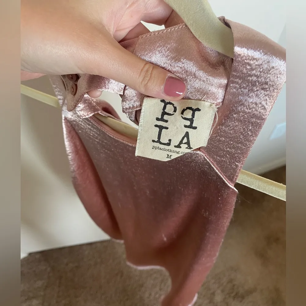 Pink Satin Metallic Blouse Size M - Image 5