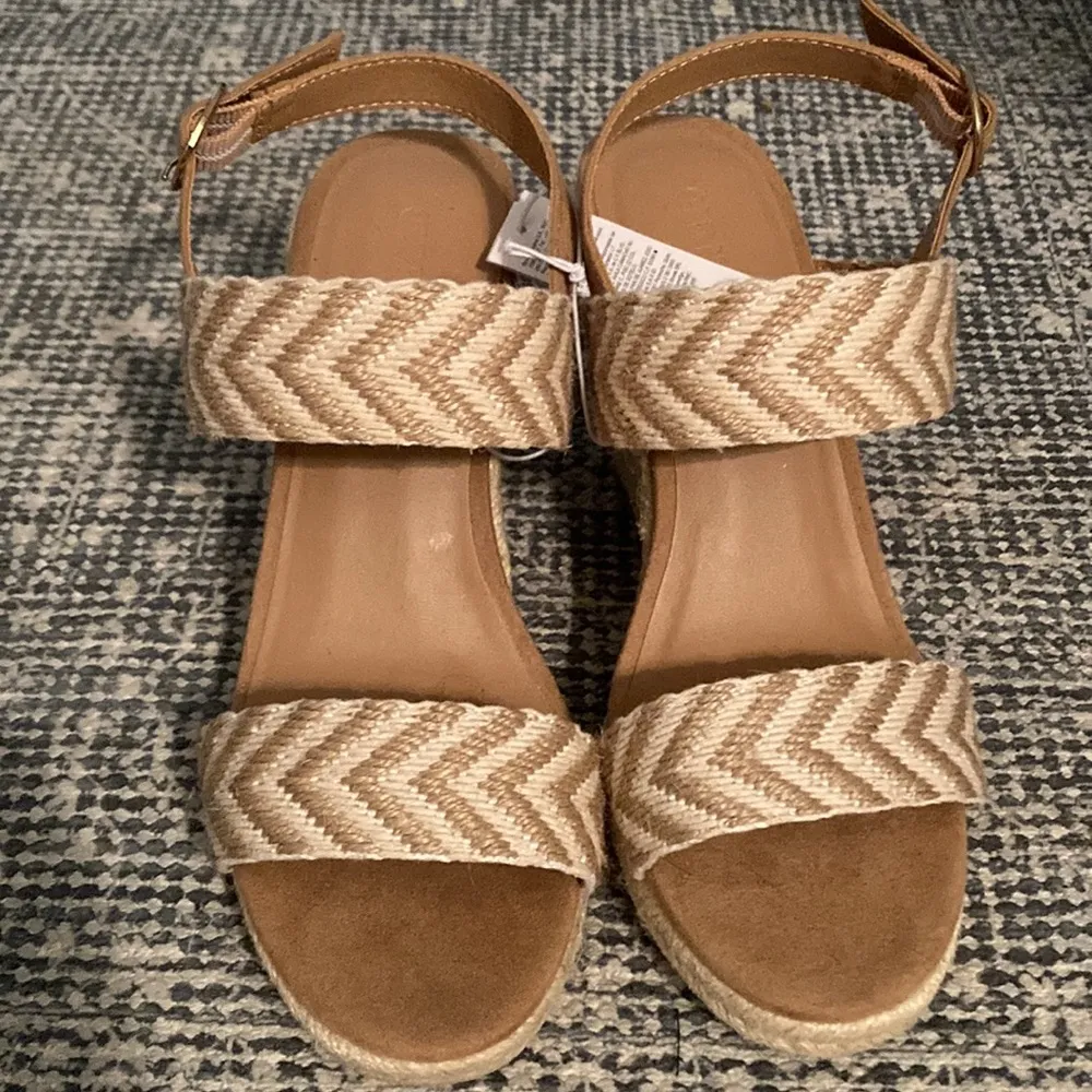 NWT Double Strap Espadrilles Tan Size 6 - Image 4