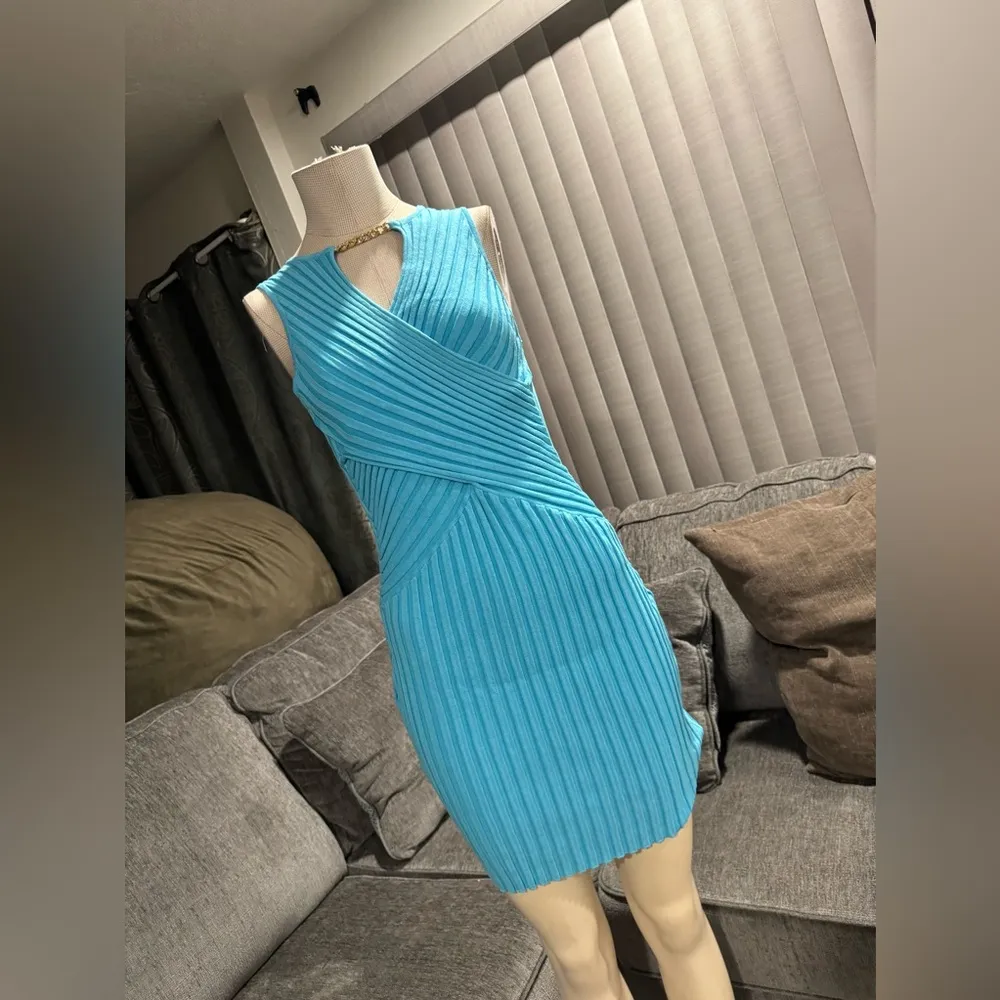 AMTIOUS🌸 chain neck blue dress ✨ Size undefined - Image 4