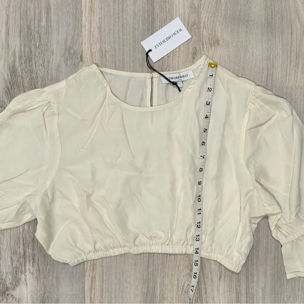 NWT WeWoreWhat Ruffle Short Sleeve Ivory Crop Top Blouse Keyhole Back Size L - Image 2