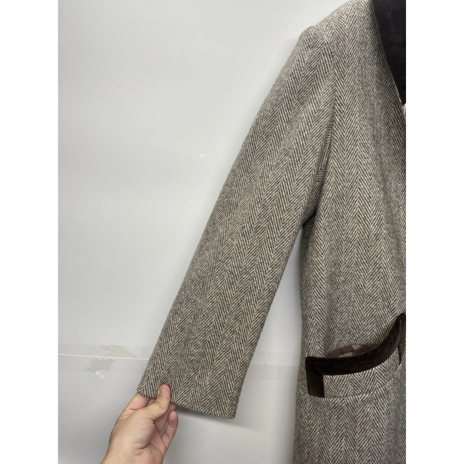 Vintage Noble Fashion Wool Coat Women’s | Herringbone Tweed Long Overcoat Size L - Image 4