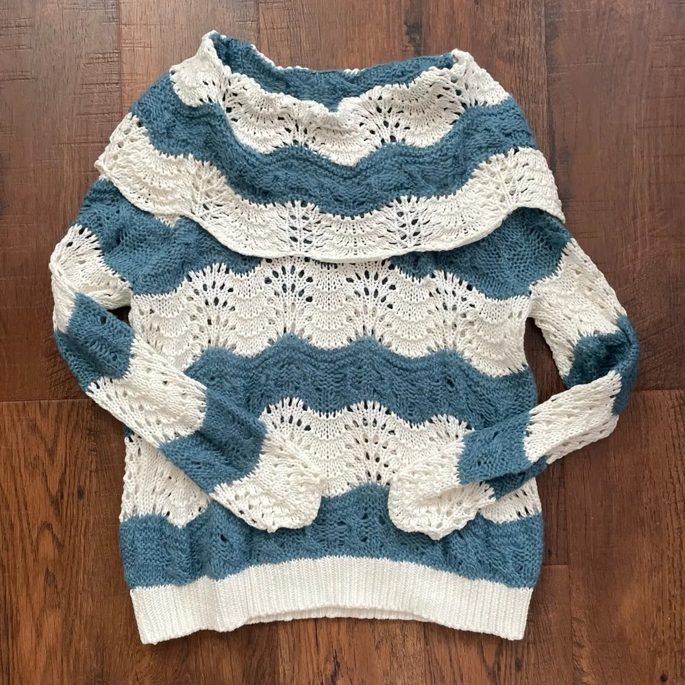 Sun & Shadow  shawl collar sweater top, size S - Image 2