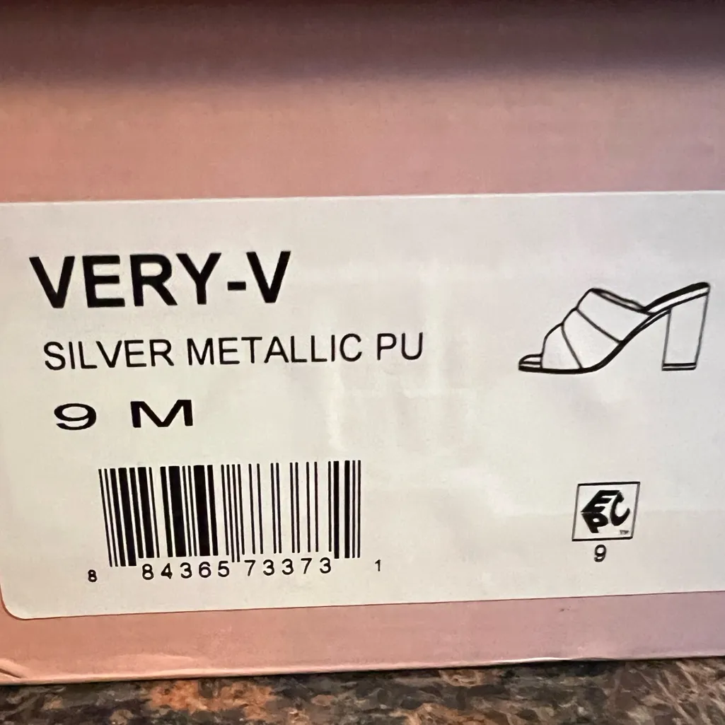 Lisa Vicky Silver Metallic "Very Vicky" Cushion Women's Size 9M Mules Block Heel - Image 15
