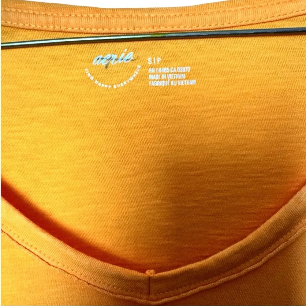 Aerie Oversized Short Sleeve Casual Style  Bright Orange V-Neck T-Shirt Sz S - Image 4