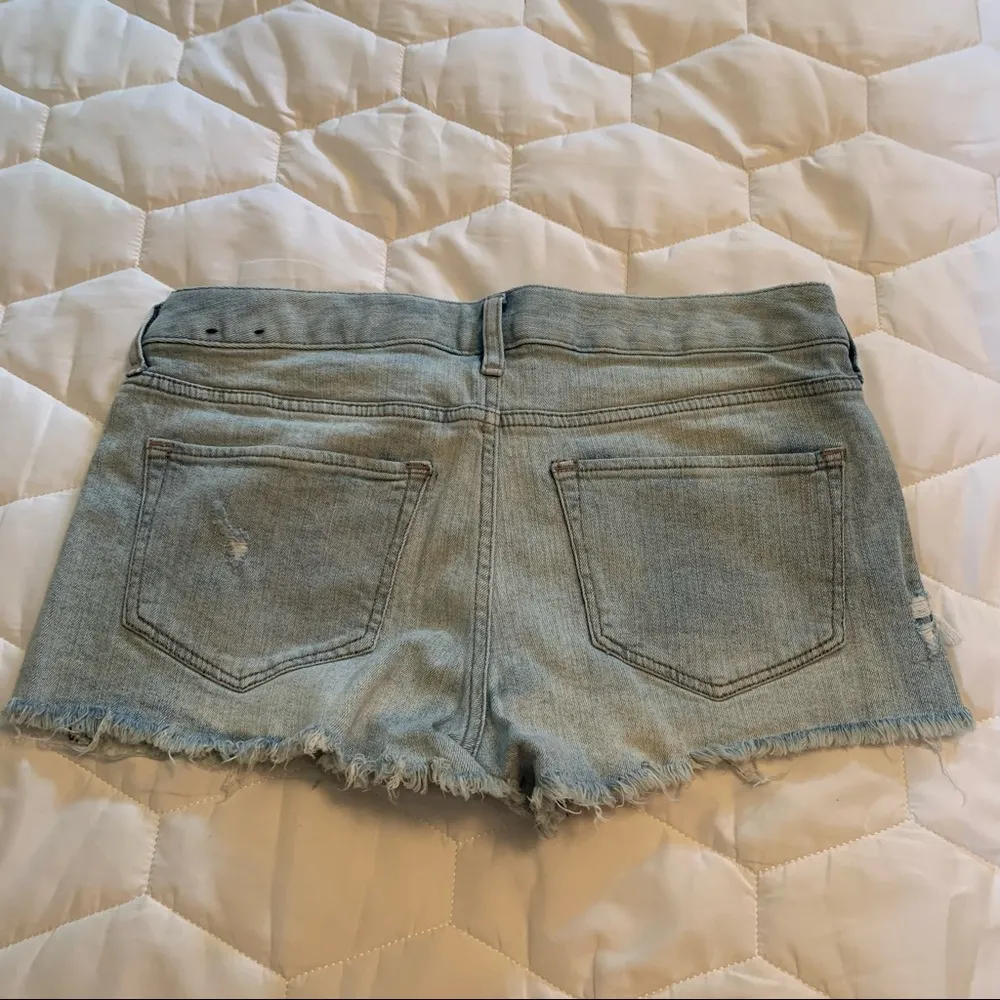 EXPRESS low rise Shortie denim shorts Size 4 - Image 2
