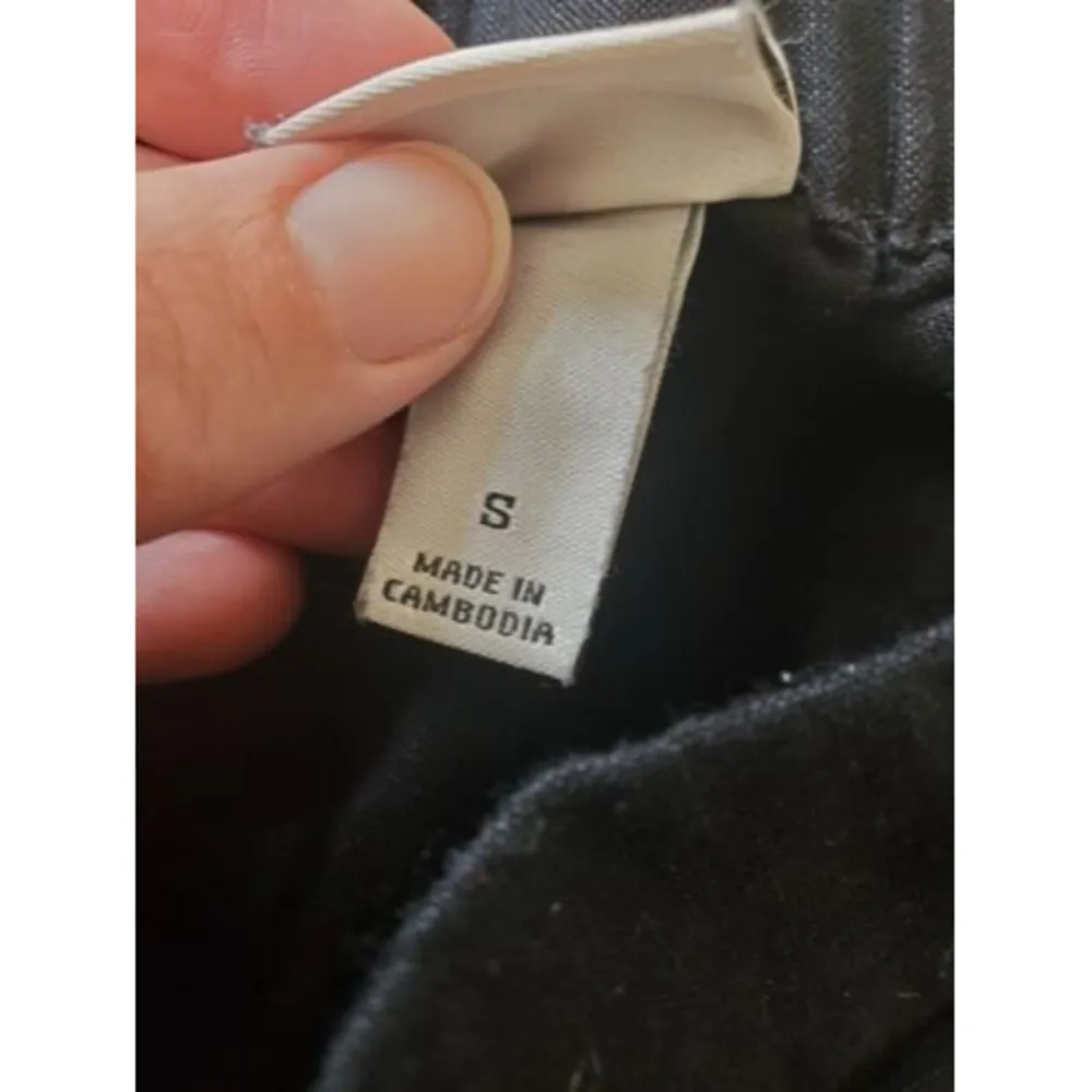 A New Day Paperbag Shorts Women's size SMALL Black Pleated High Rise Lin… - Image 5