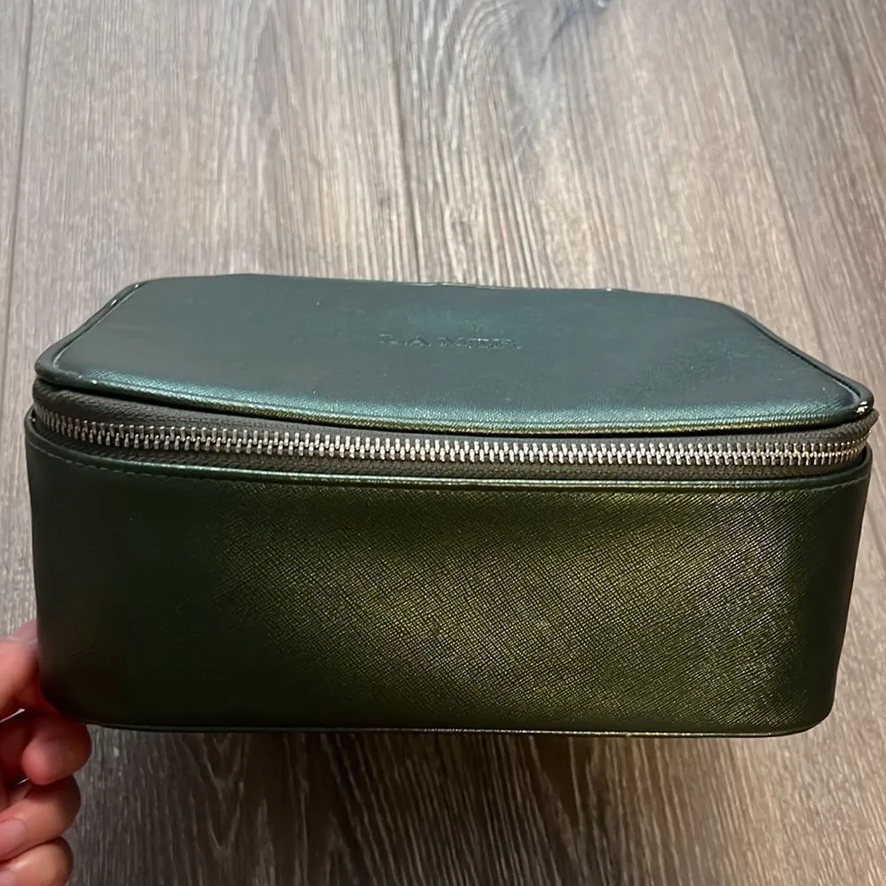 La Mer Travel Bag for Cosmetics Green - Image 2