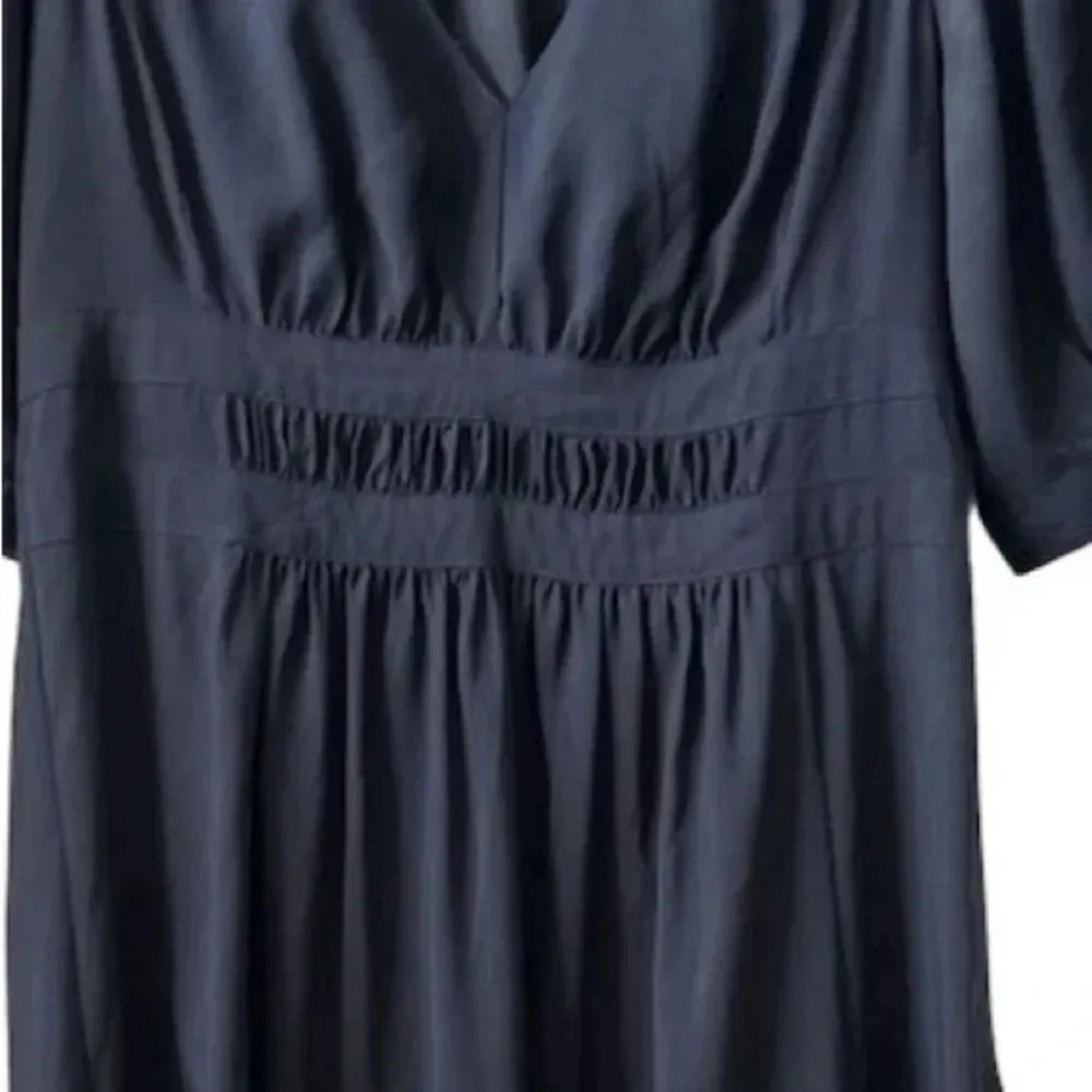 Banana Republic Ruched Waist V Neck Dress Navy Blue Knee Length Short Sleeve 6 - Image 4