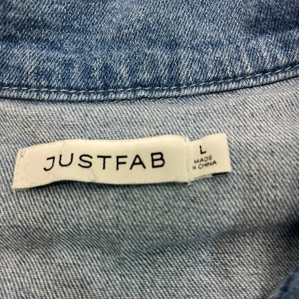 JUST FAB DENIM ROMPER/JUMPSUIT SHORTS SZ L FADED LOOK
PREOWNED - Image 3