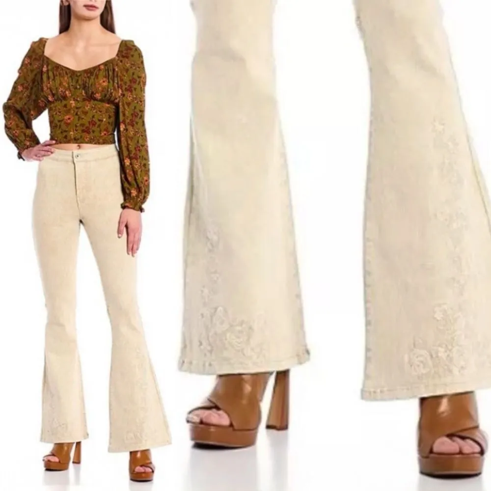 NWT Chelsea & Violet Flare Jeans Size 26 Embroidered Floral Beige Boho High Rise - Image 4