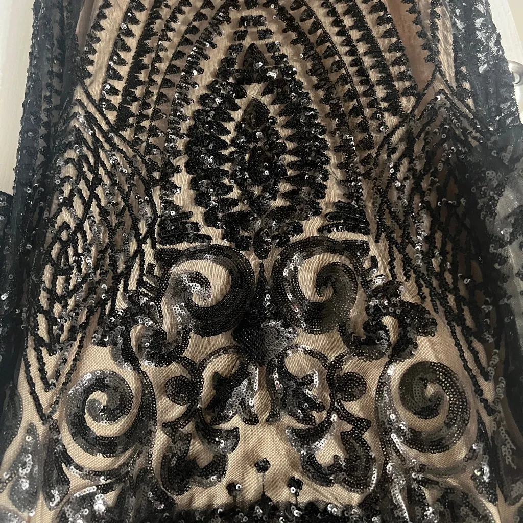 Elegant Black and Gold Evening Gown Size 10 - Image 6