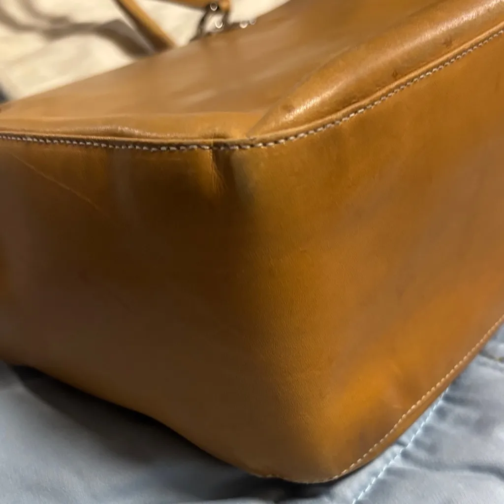 Salvatore Ferragamo Brown Leather Shoulder Bag - Image 4