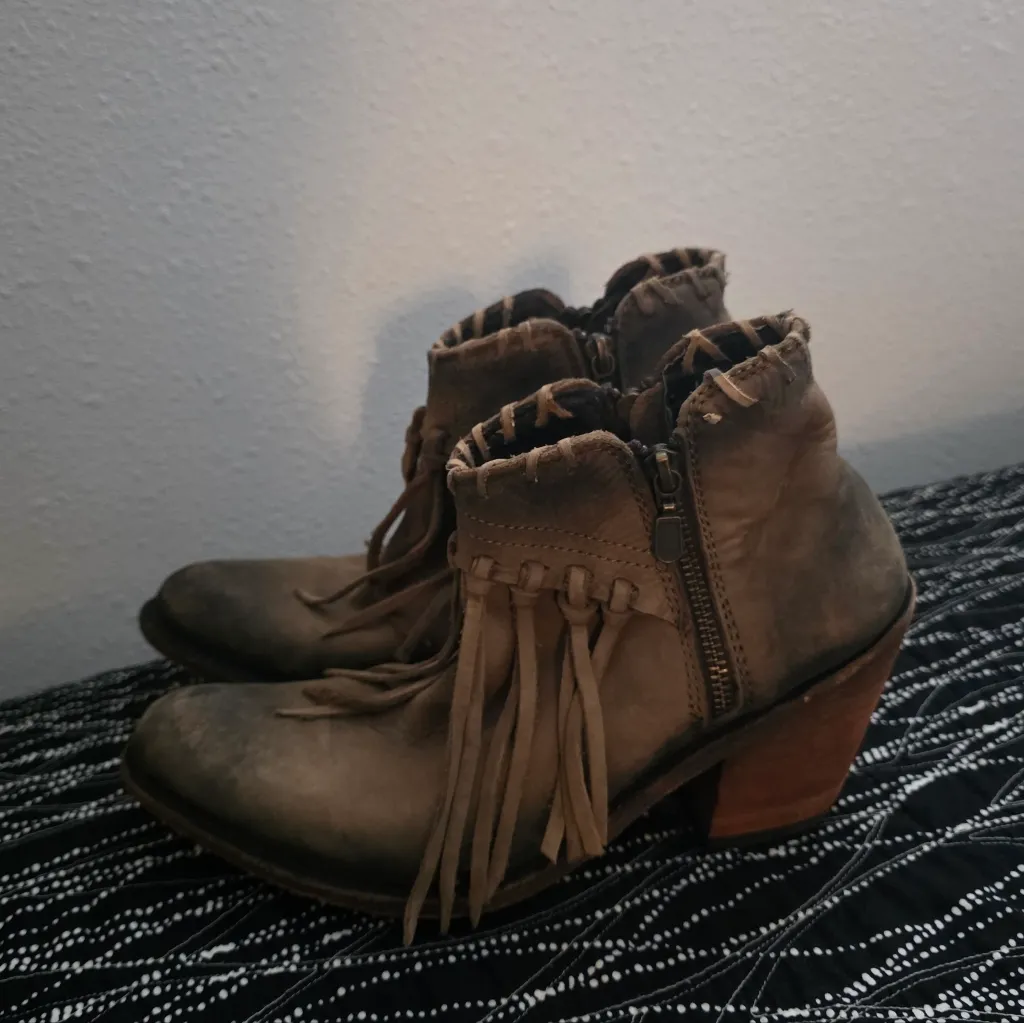 Liberty Black Alice Fringe Ankle Boots Size 8.5 Brown Leather Western Cowgirl - Image 6