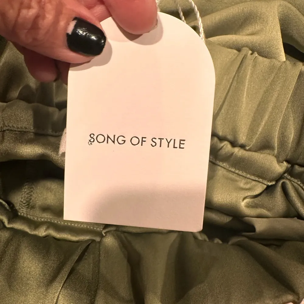 NEW SONG OF STYLE WOMENS Olive Green Satin Pants XS WIDE LEG - Image 9