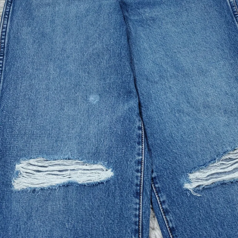 Wrangler High Rise Loose Mom Relaxed Jeans Ripped Medium Wash Blue Size 26x28 - Image 6