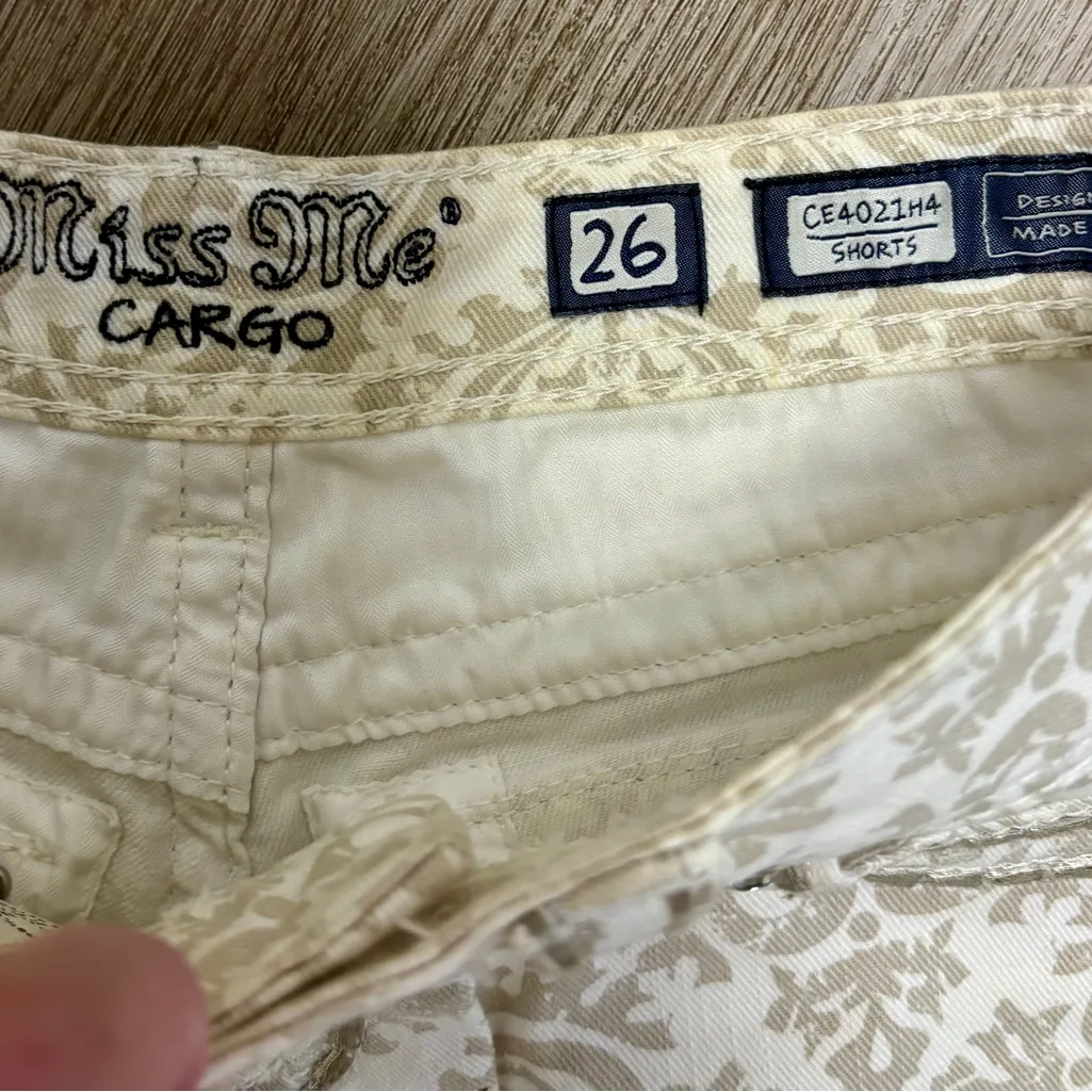 Miss Me  Shorts* - Image 4