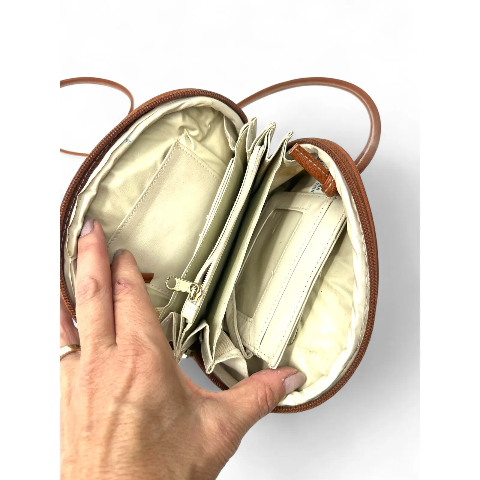 VINTAGE 80's Dooney & Bourke Crossbody Small Leather bag  duck logo &Accessories - Image 7