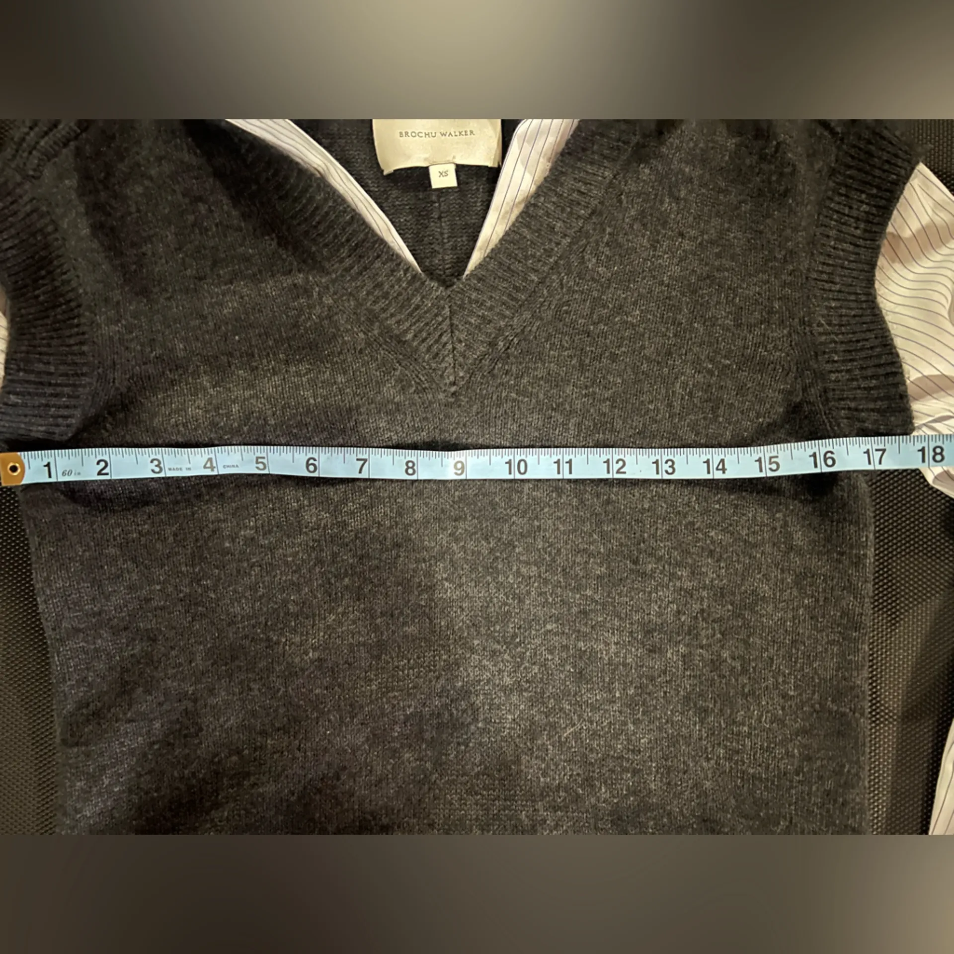 Brochu Walker Grey Cashmere Blend Sweater With White Collared Shirt XS - Image 10