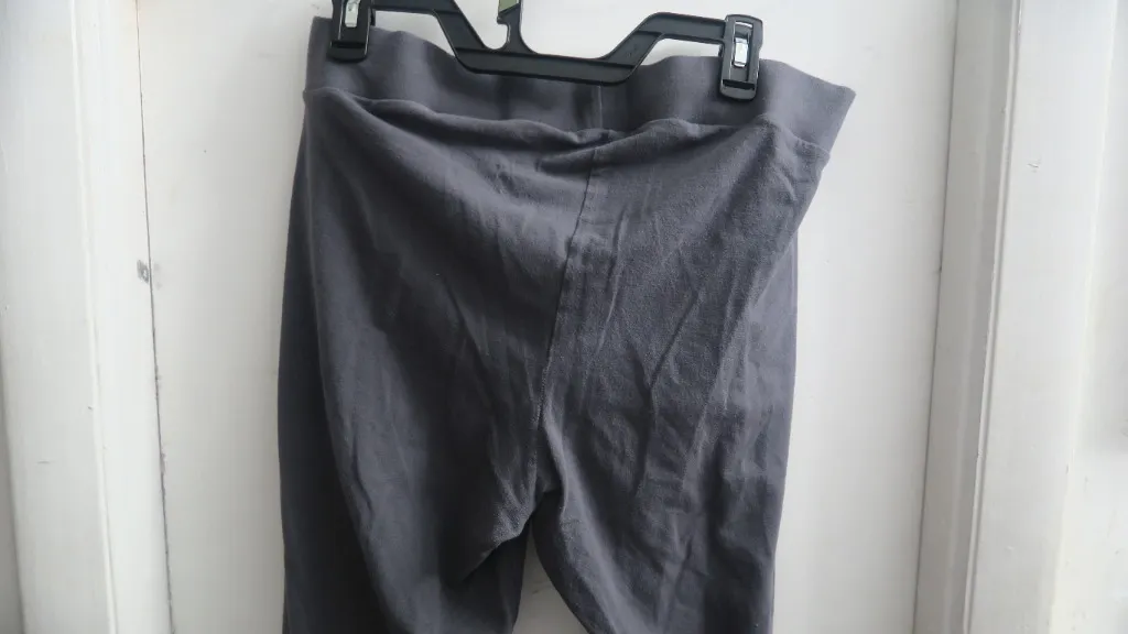 Torrid  solid basic simple plain leggings plus size activewear in gray size 2 (2X). - Image 8