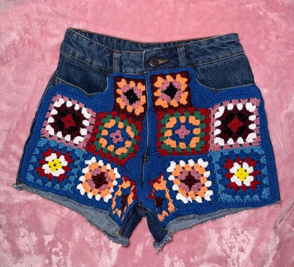 Farm Rio Ultra High-Rise Crochet Denim Shorts NWOT Size 26 - Image 2