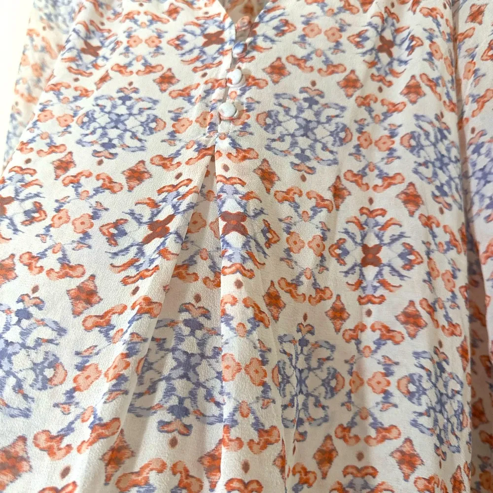 Joie 100% Silk paisley floral button front v neck long sleeve blouse size Small - Image 5