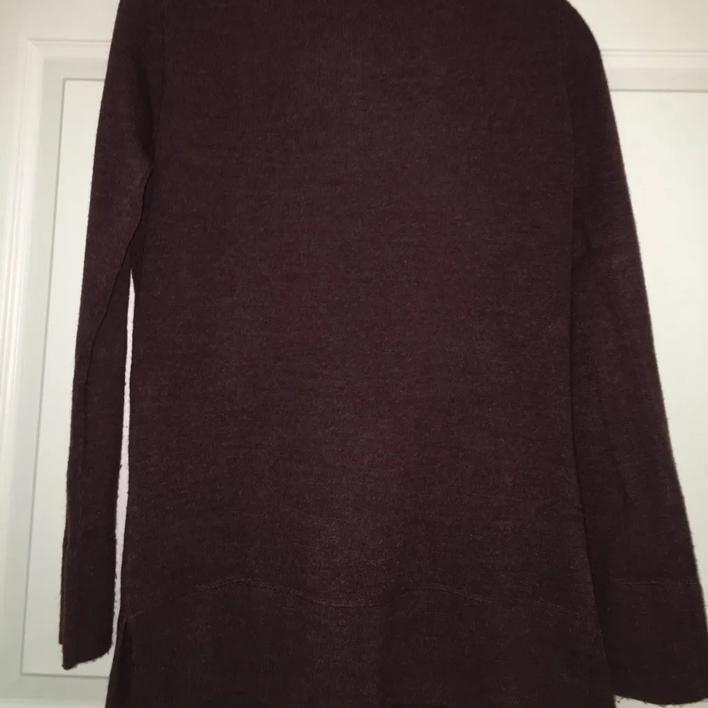 Tommy Hilfiger  burgundy sweater - Image 4
