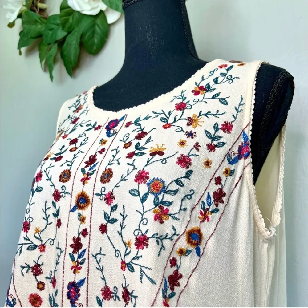 Urban Outfitters Umgee Embroidered Floral Peasant Tank M - Image 10