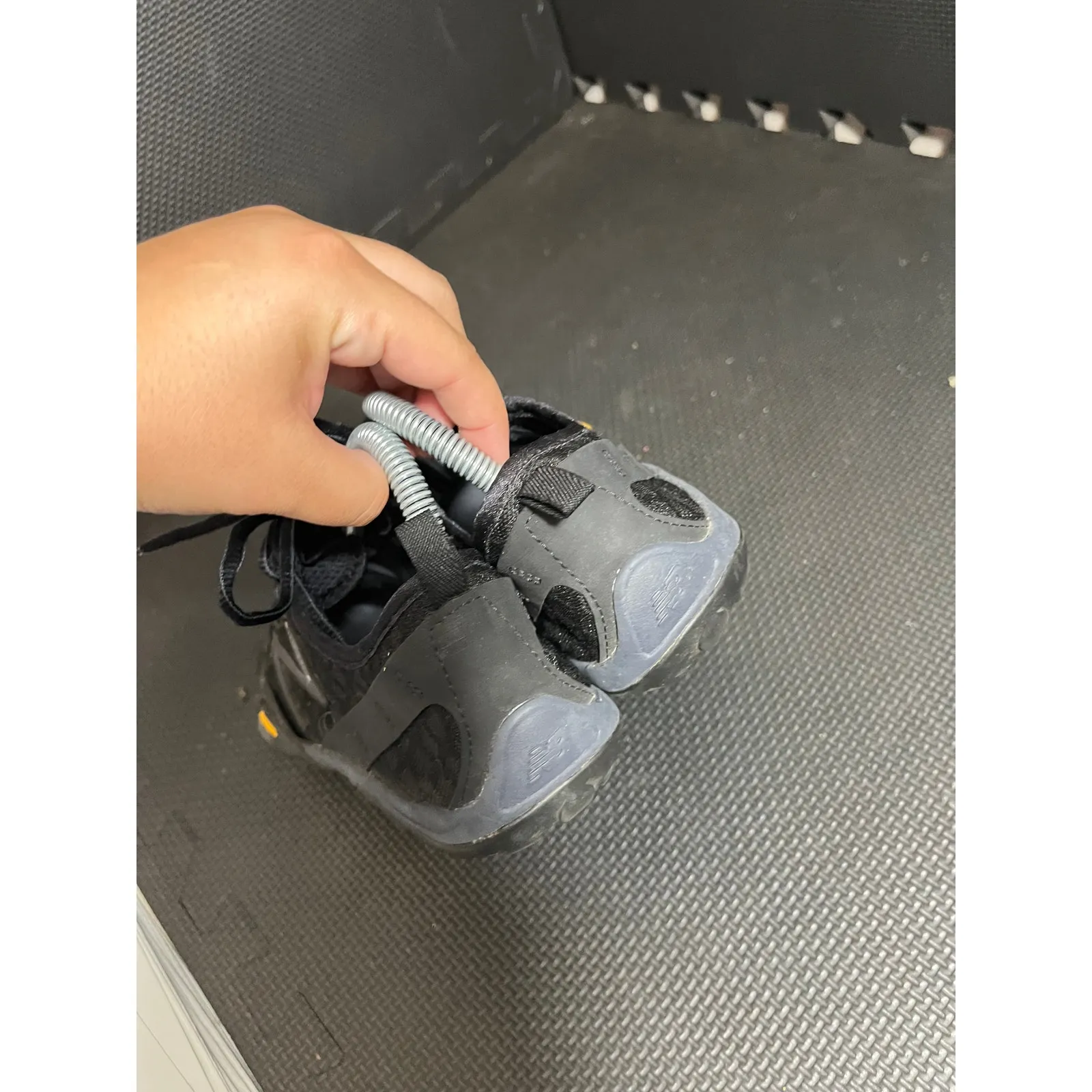 New Balance Minimus WT10SB Running Sneakers Black Athletic Shoes Women 8.5‎ - Image 3