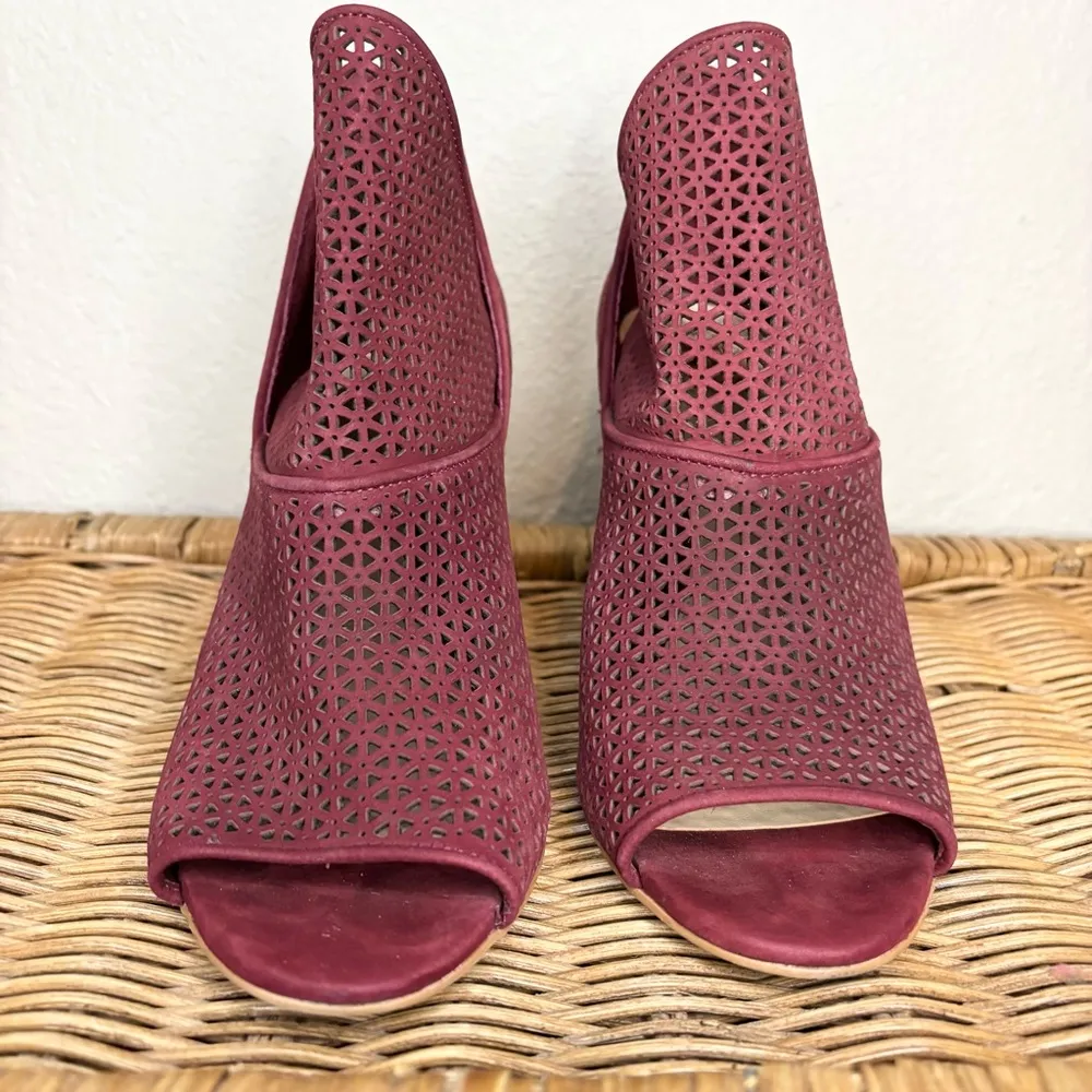 Vince Camuto  Vatena Samba Red Suede Open Toe Booties Sz 10 - Image 3