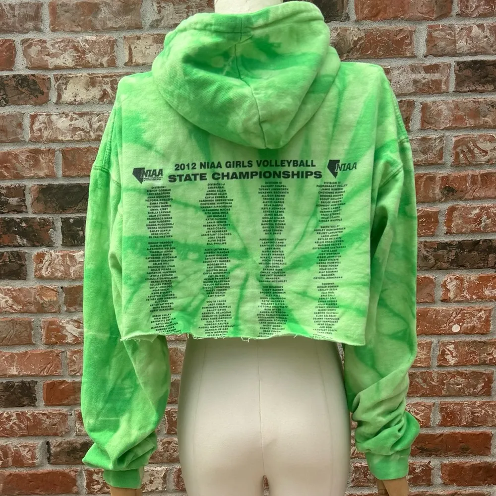 VTG Green tiedye softball 2012 cropped hoodie sweatshirt/ L /Excellent condition Size M - Image 5