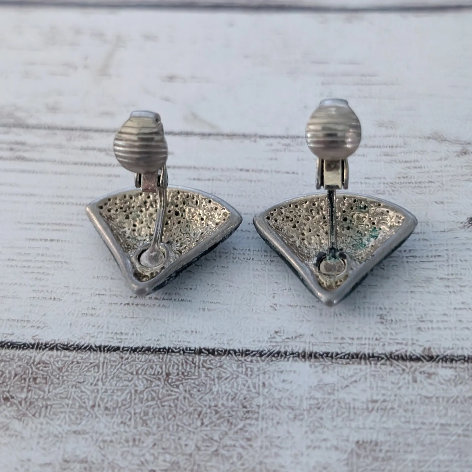 Vintage Avon Clip On Earrings Blue & Green Triangle - Image 5