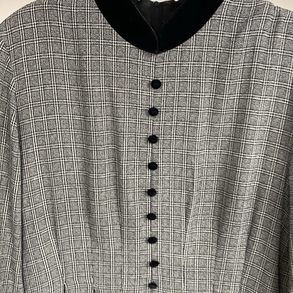 Vintage EJM Black & White Plaid Dress with Velvet Trim Size 10 - Image 2