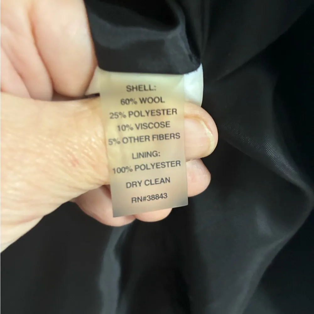 Tahari  Women's Black Wool Walking Cape  Button coat with subtle ruffle Size L - Image 7