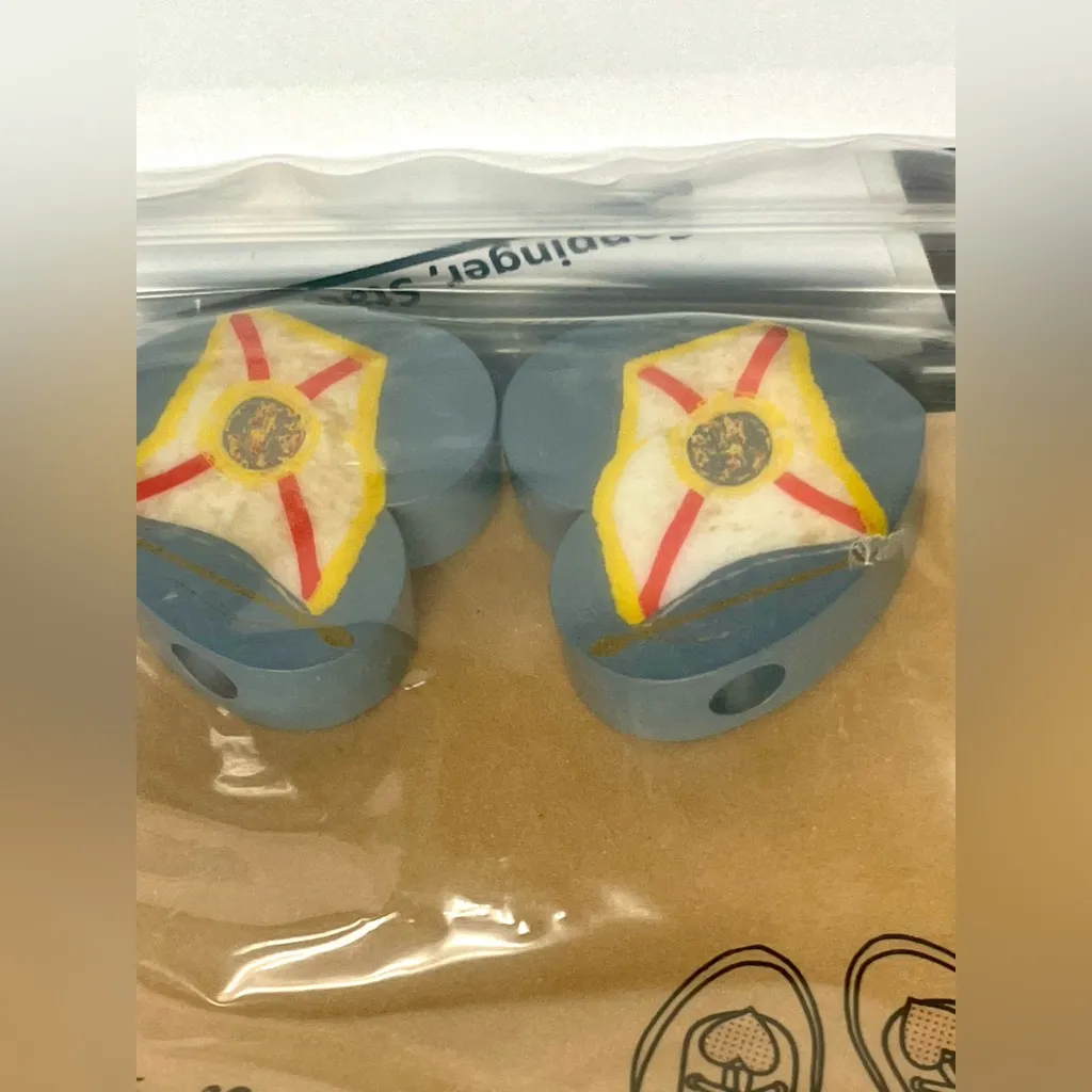 Vintage Handmade Wood State of Florida Flag Lace-A-Majigs for Shoe Laces - New - Image 2