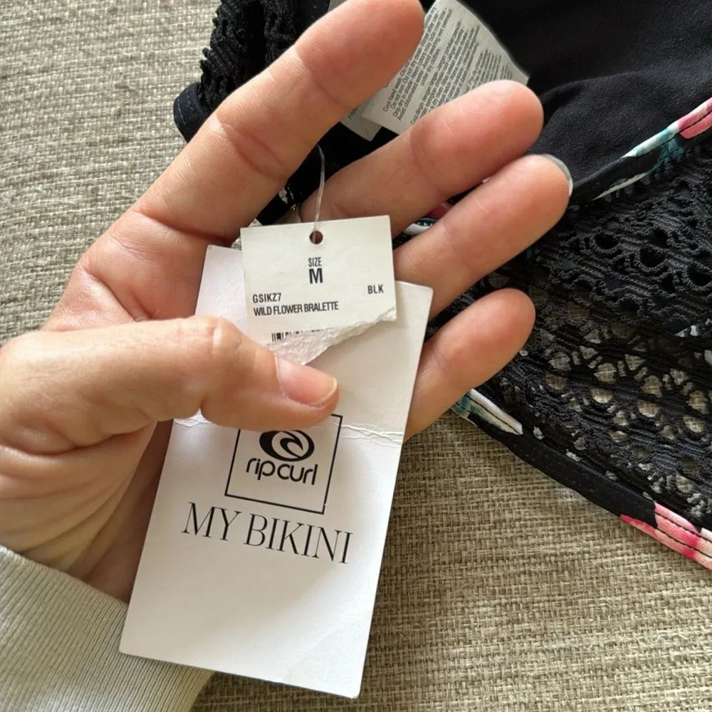 Ripcurl wildflower bralette bikini top size medium NWT - Image 7