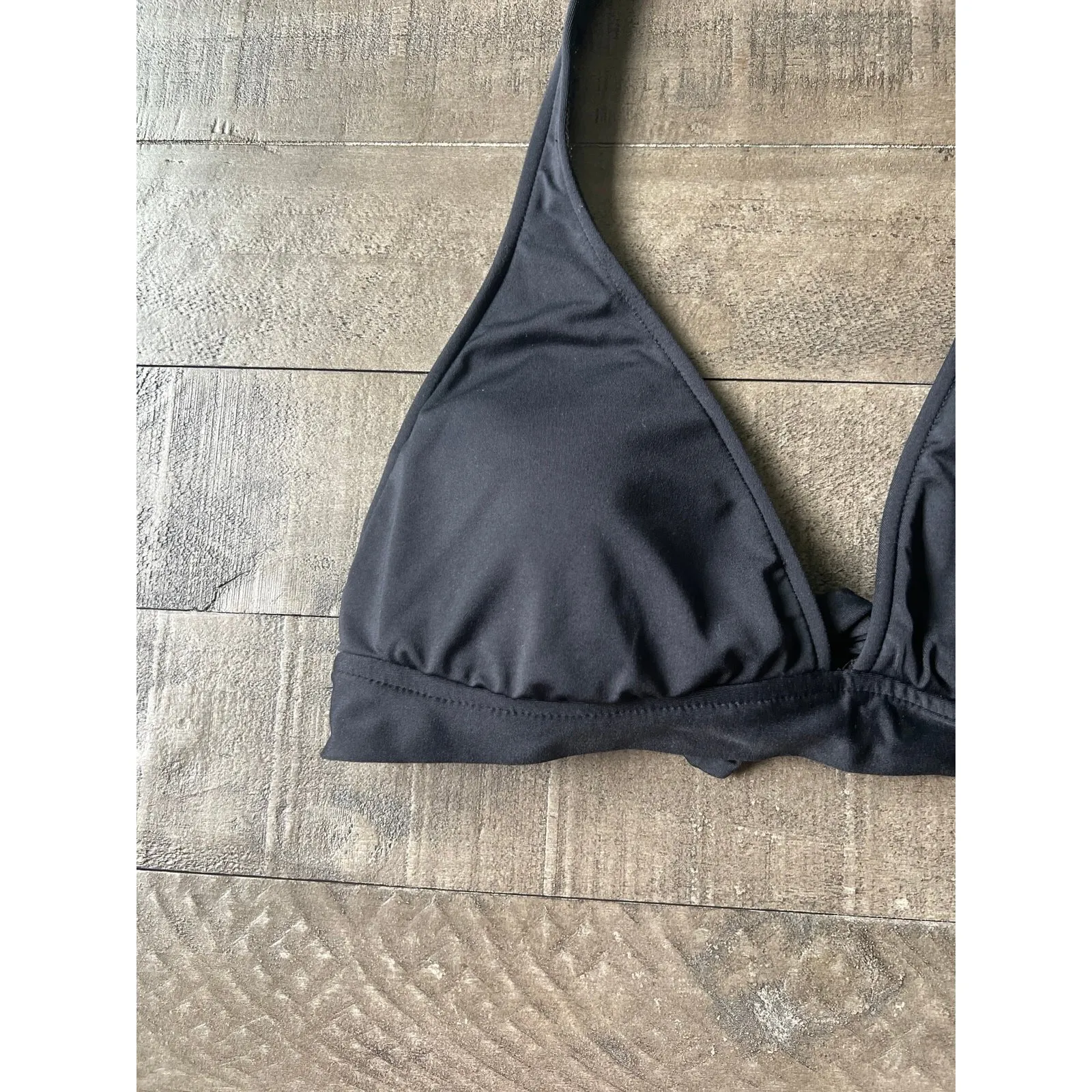 Mossimo‎ Women's Black Tri Angle Bikini Top Size Medium - Image 2