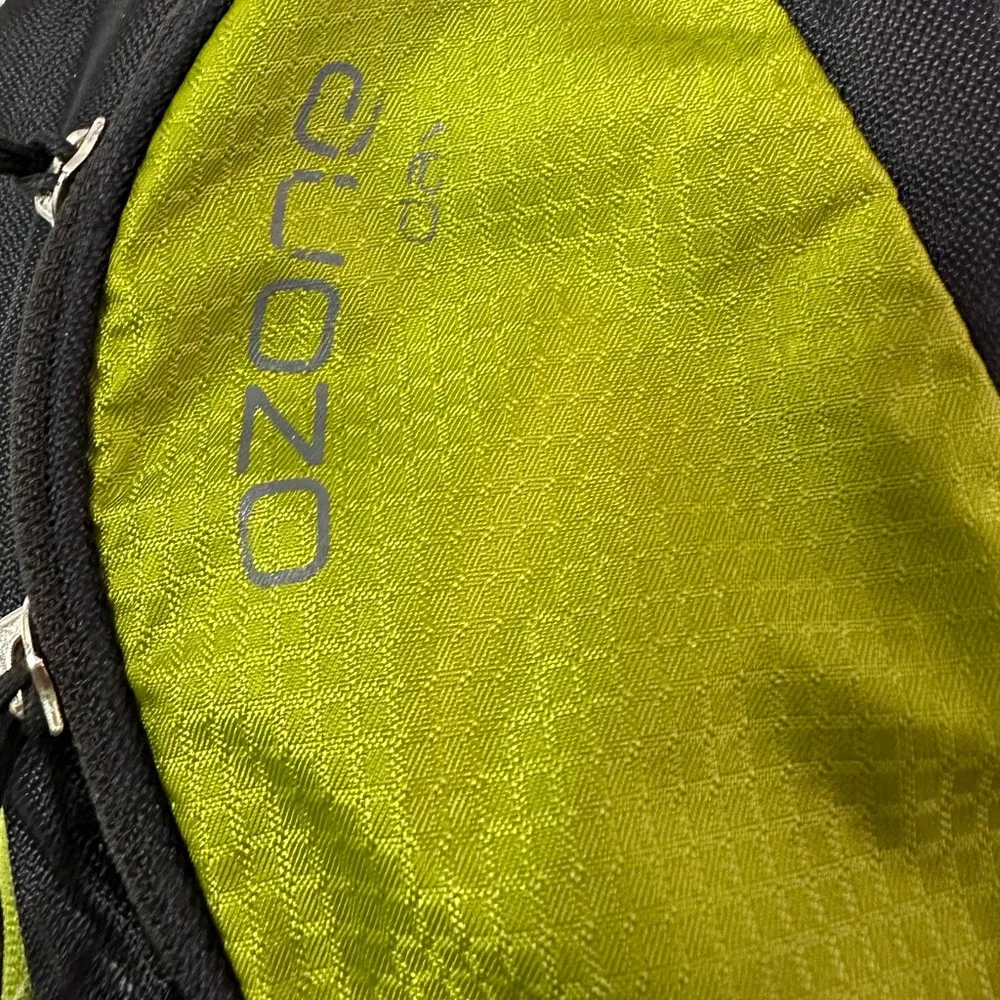 Osprey Green Ozone Day Hiking Backpack - Image 2