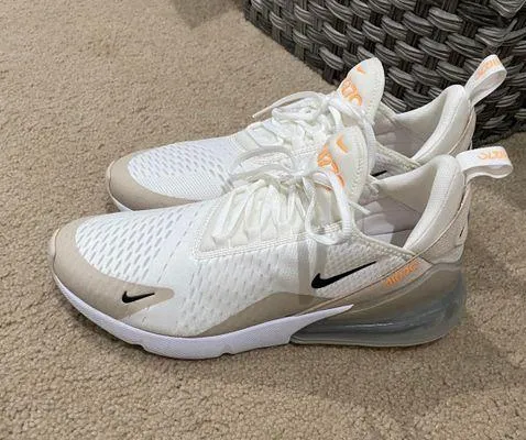 Nike Air Max 270 Shoes - Image 2