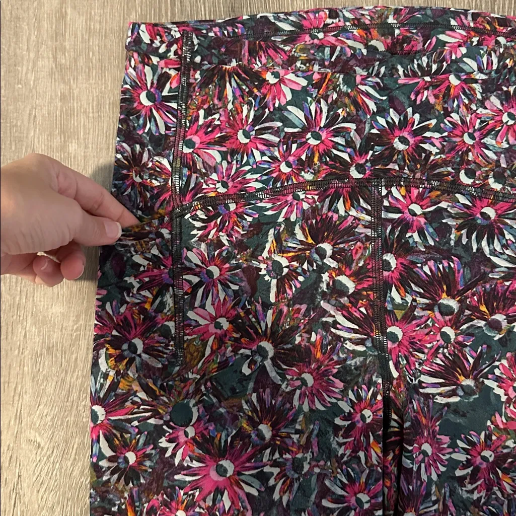 Lululemon Sz 4 Swift Speed High Rise Crop Workout Yoga Athletic Women’s Leggings - Image 5