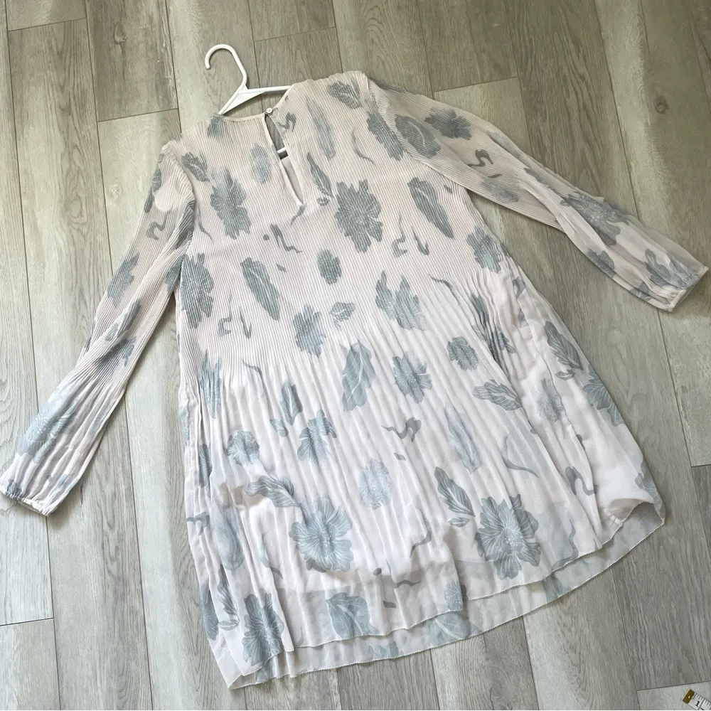 Wilfred Aritzia Daydreamer Mini Dress Soft Yellow/Silver Sage (Large) pleated - Image 8