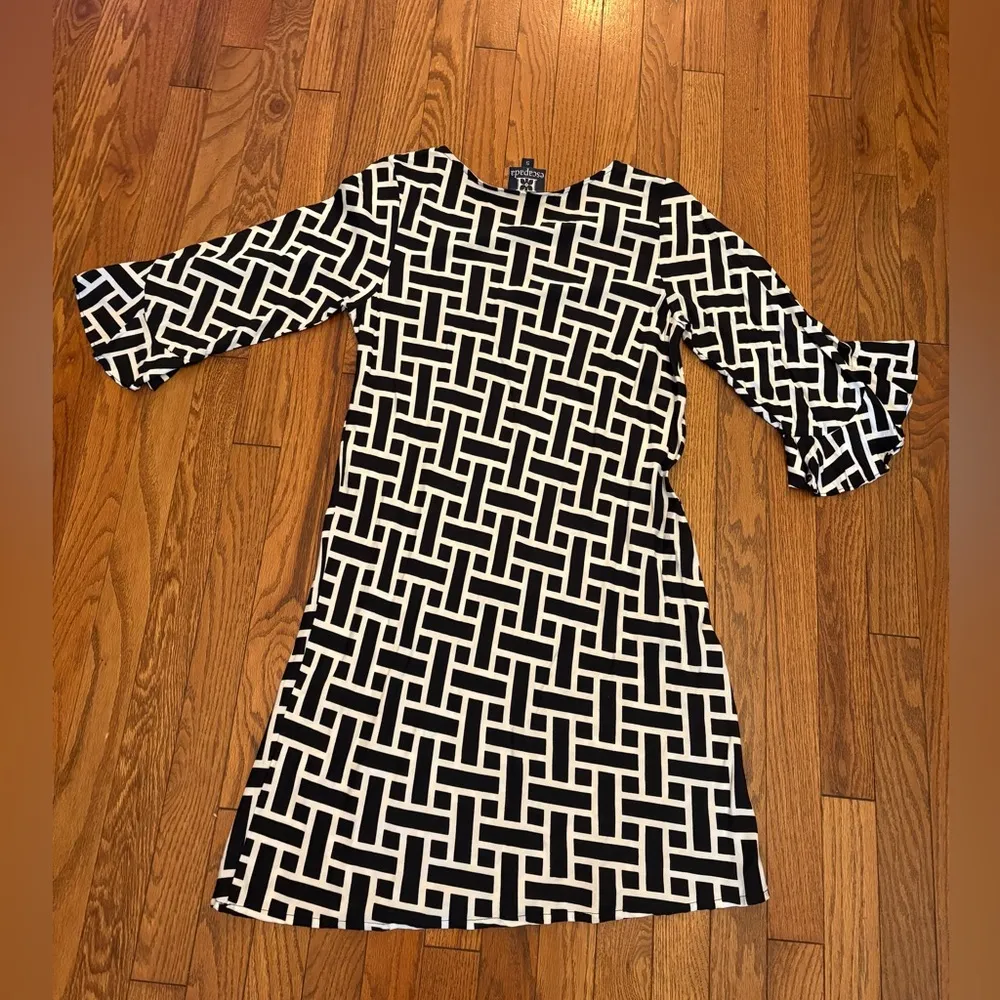 Escapada Black and White Printed Dress - Image 3