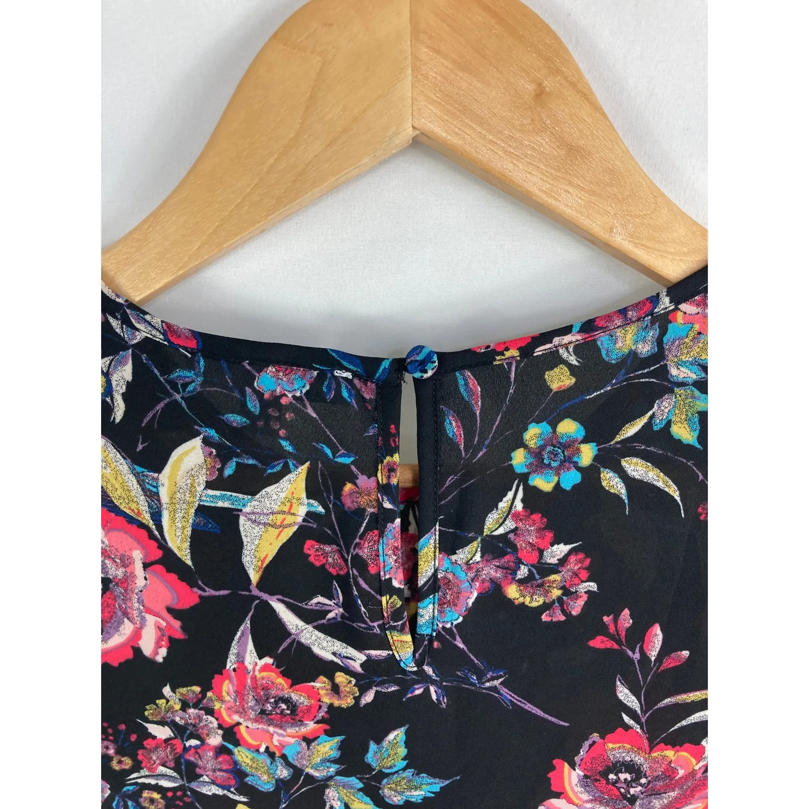 Dr2 Floral Patterned Chiffon Short Sleeve Blouse Size Small Black - Image 4